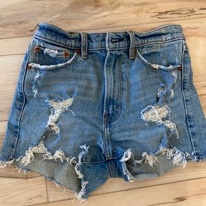 Abercrombie high rise mom shorts